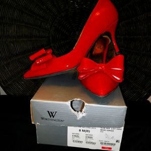 Red High Heal shoes with Bow. Worthington, size 8